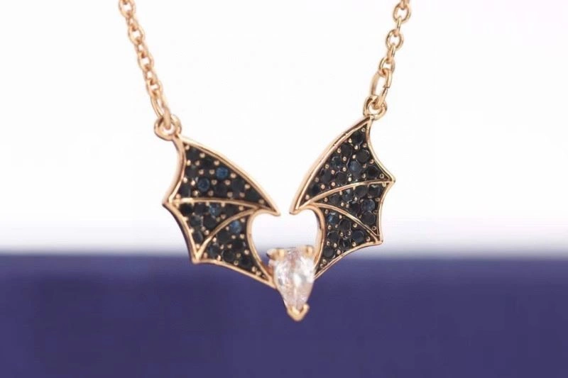 Comfortable Swarovski Necklaces 251854