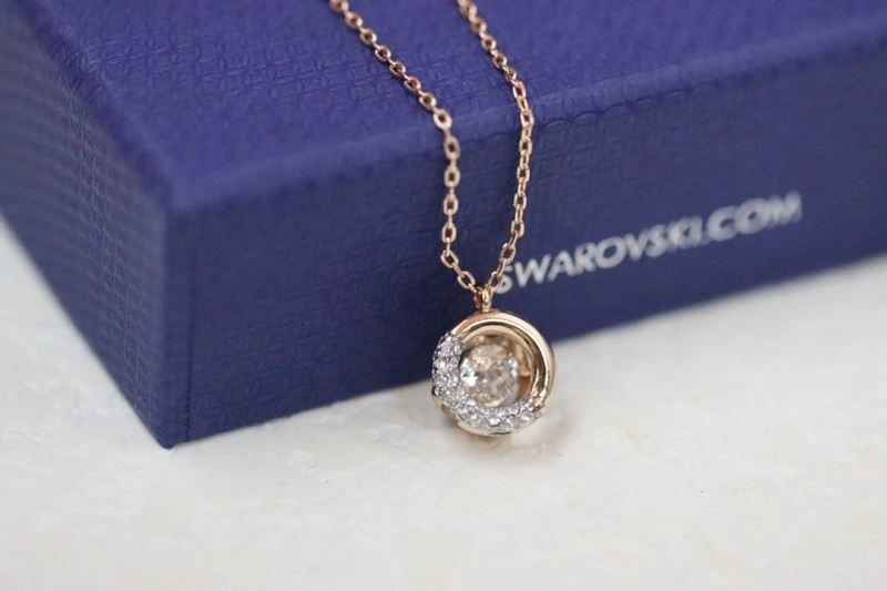 Minimalist Swarovski Necklaces 251871