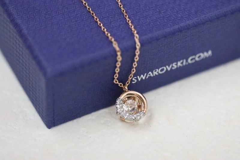 Minimalist Swarovski Necklaces 251871