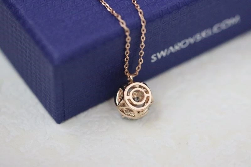 Minimalist Swarovski Necklaces 251871