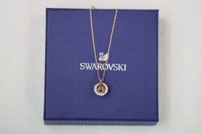 Minimalist Swarovski Necklaces 251871