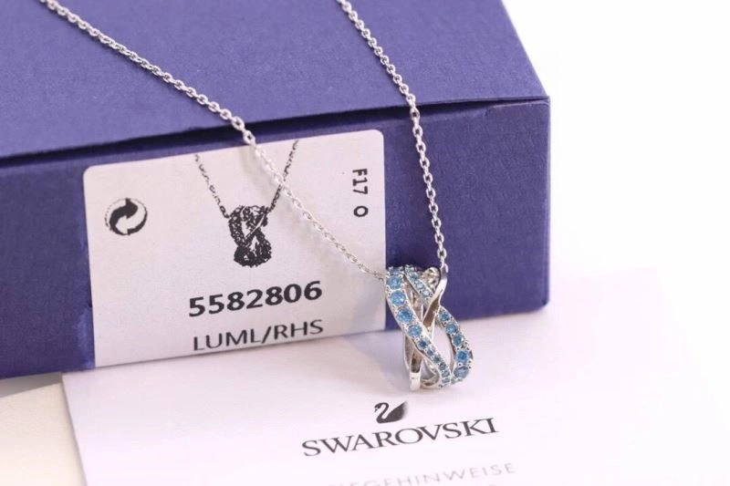 EyeCatching Swarovski Necklaces 251874