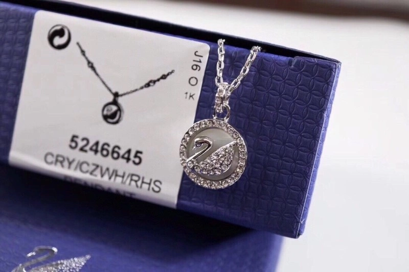 Resilient Swarovski Necklaces 251833