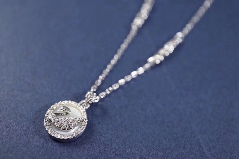 Resilient Swarovski Necklaces 251833