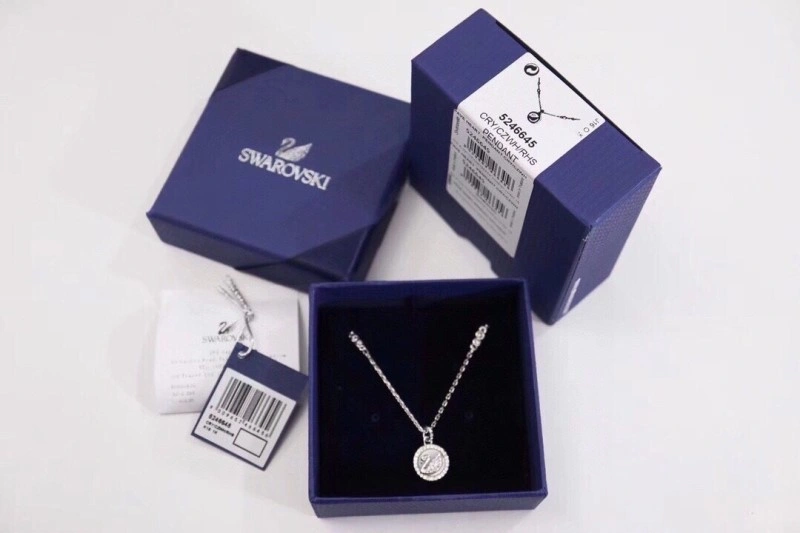 Resilient Swarovski Necklaces 251833