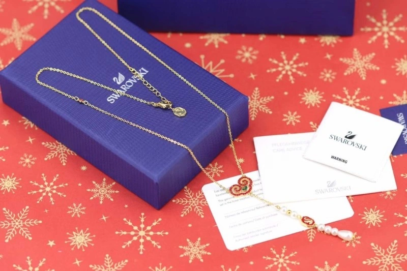 Compact Swarovski Necklaces 251830