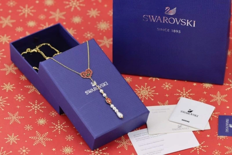 Compact Swarovski Necklaces 251830