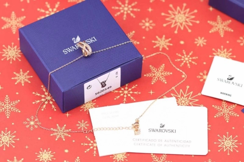 Snug Swarovski Necklaces 251826