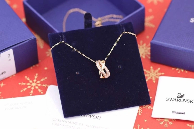 Snug Swarovski Necklaces 251826