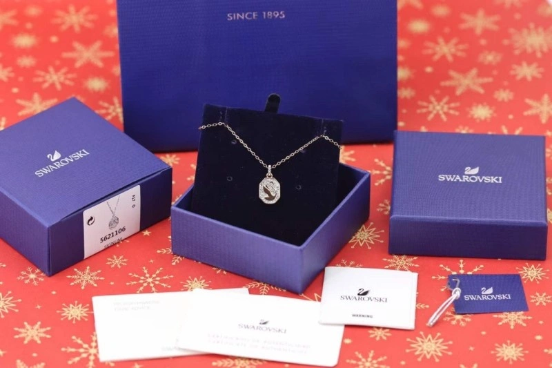 Functional Swarovski Necklaces 251816