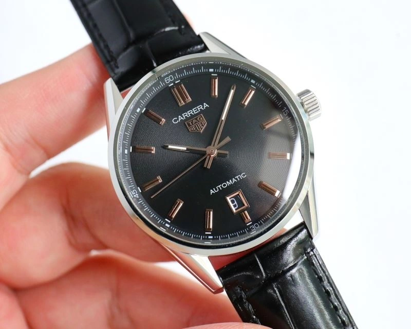 Sleek TAG HEUER Watches 203393