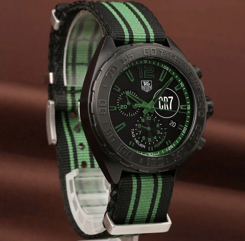 Minimalist TAG HEUER Watches 203269
