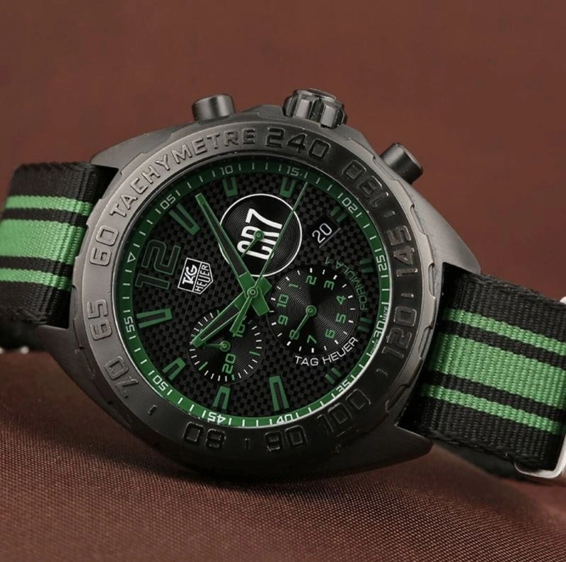 Minimalist TAG HEUER Watches 203269