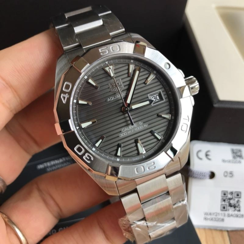Versatile TAG HEUER Watches 203264