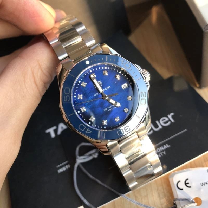 Vibrant TAG HEUER Watches 203157
