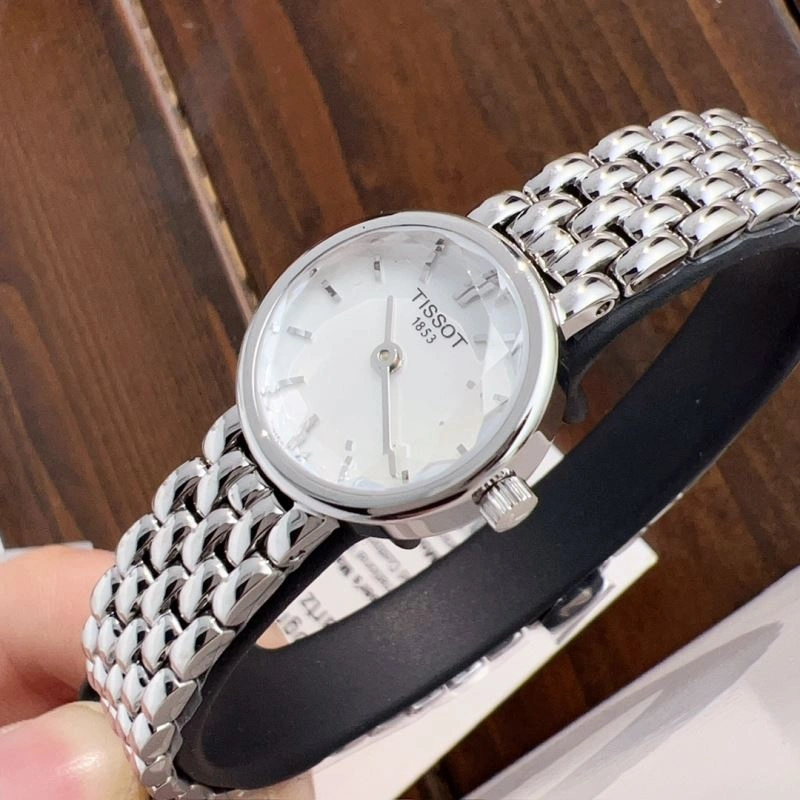 Versatile TISSOT Watches 203805