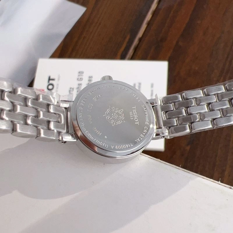 Versatile TISSOT Watches 203805