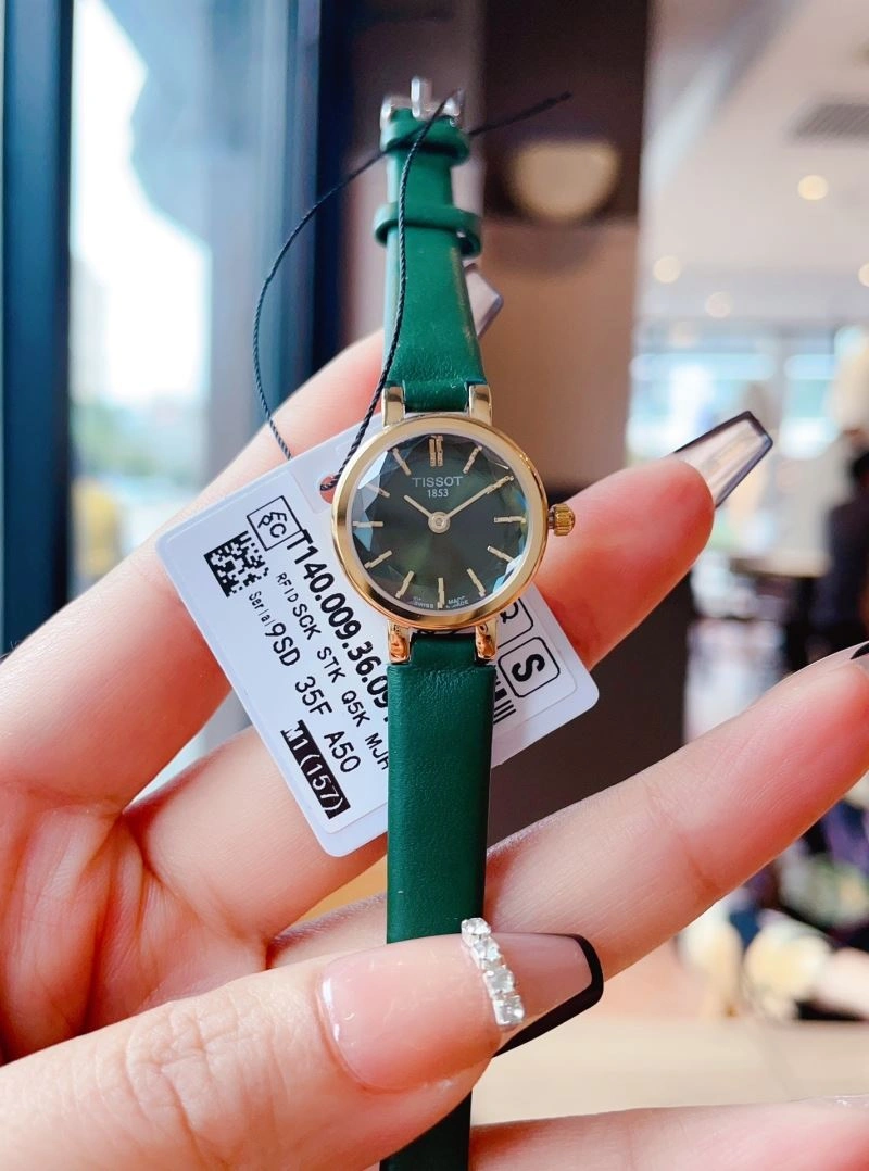 Effortless TISSOT Watches 203773