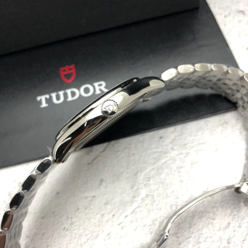 RelaxedFit TUDOR Watches 204189