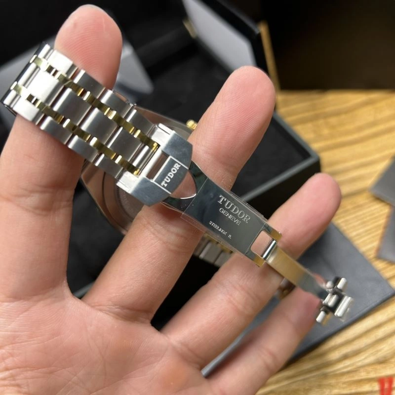 TUDOR Watches Timeless 204197