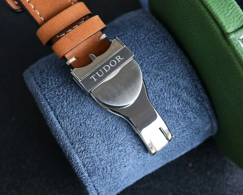 TUDOR Watches Elegant 204133