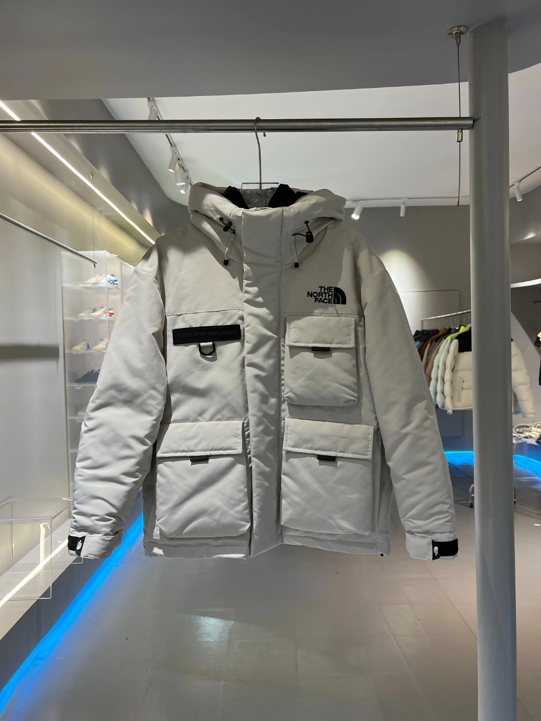 Snug The North Face Down Jackets 173199