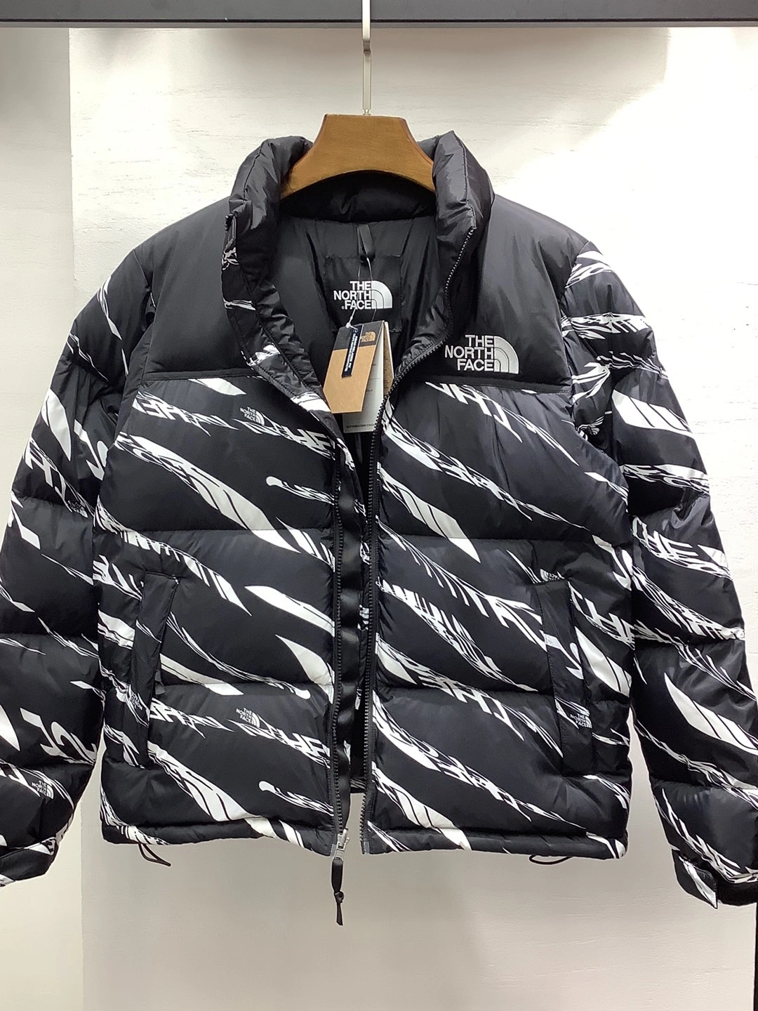 Vibrant The North Face Down Jackets 173185