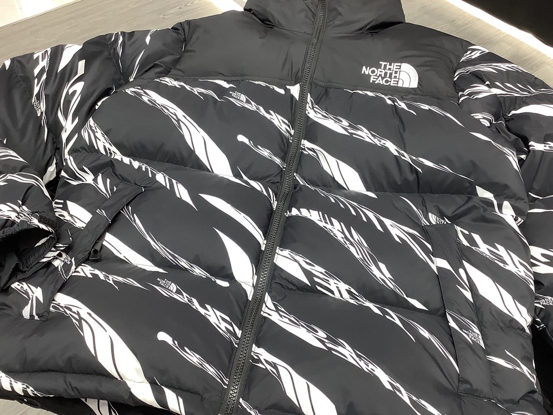 Vibrant The North Face Down Jackets 173185