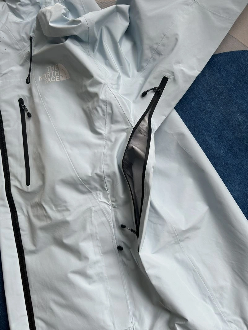 Bright The North Face Outwear 173045