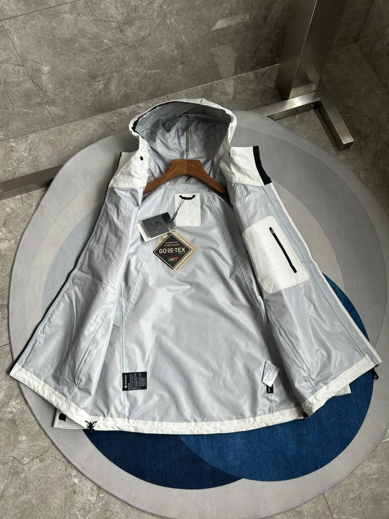 The North Face Outwear OdorResistant 173070