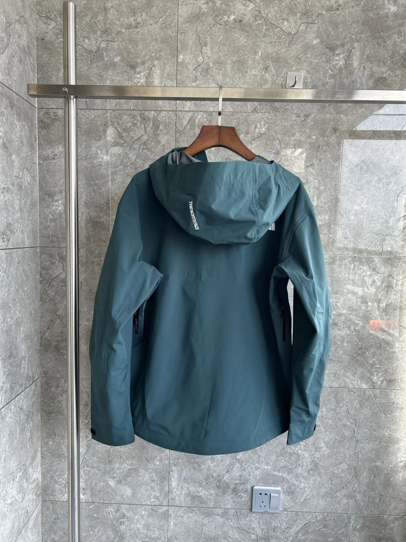 The North Face Outwear Upgraded 173040