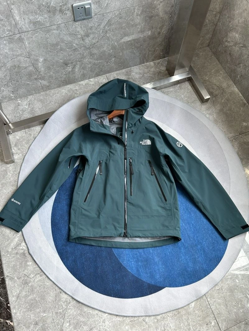 The North Face Outwear Upgraded 173040