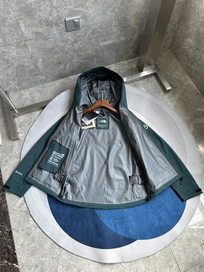 The North Face Outwear Upgraded 173040
