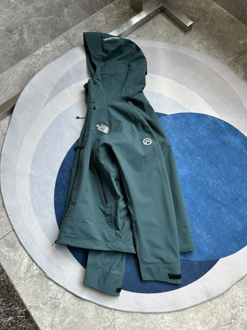 The North Face Outwear Upgraded 173040