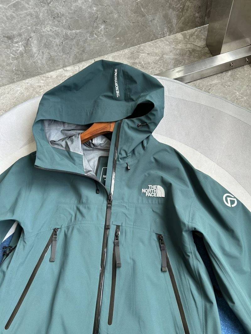 The North Face Outwear Upgraded 173040