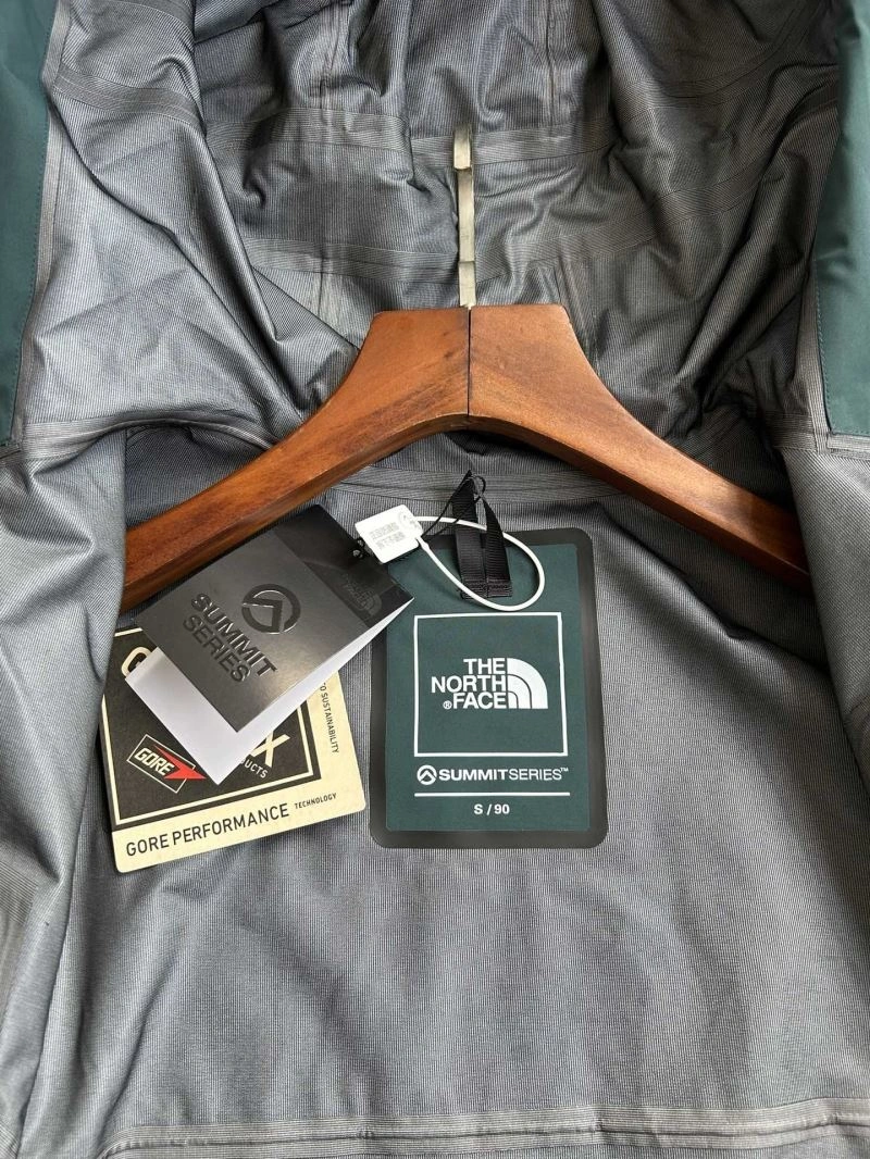 The North Face Outwear Upgraded 173040
