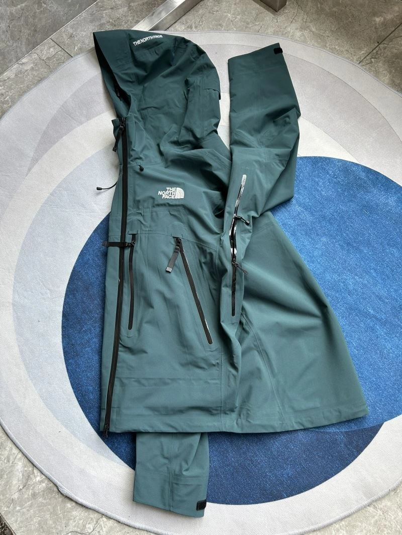 The North Face Outwear Upgraded 173040