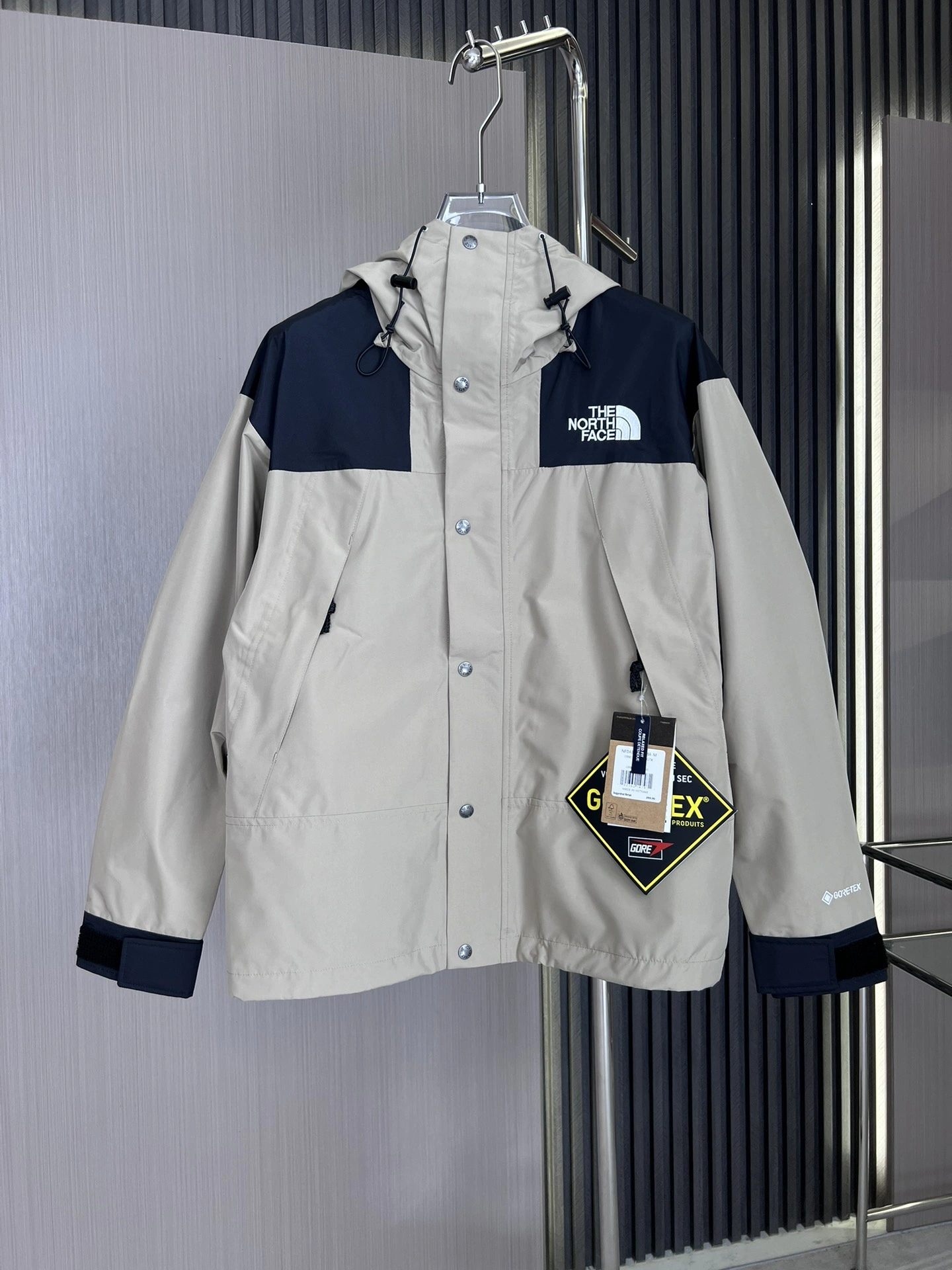 The North Face Outwear Stretchable 173118