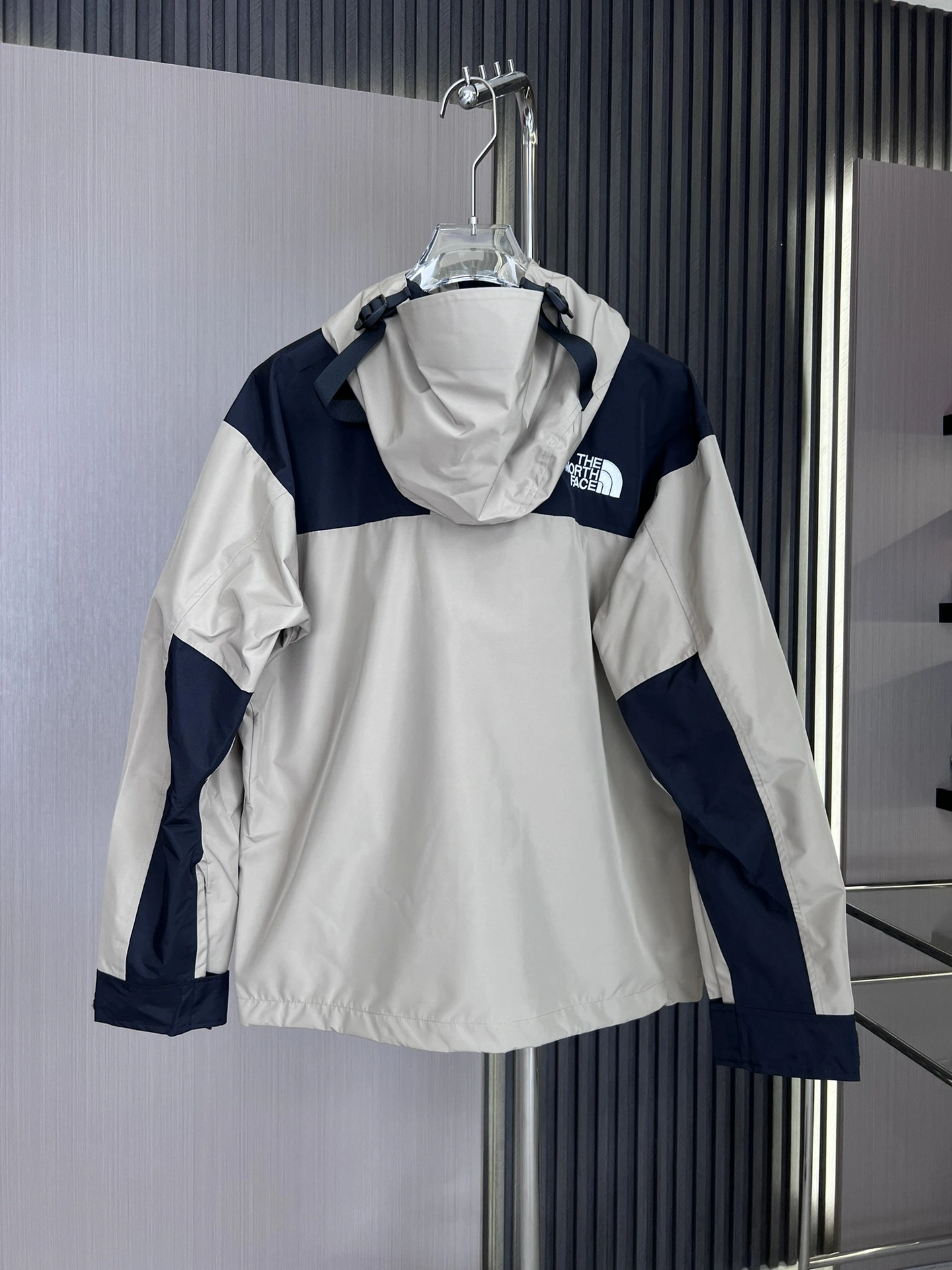 The North Face Outwear Stretchable 173118
