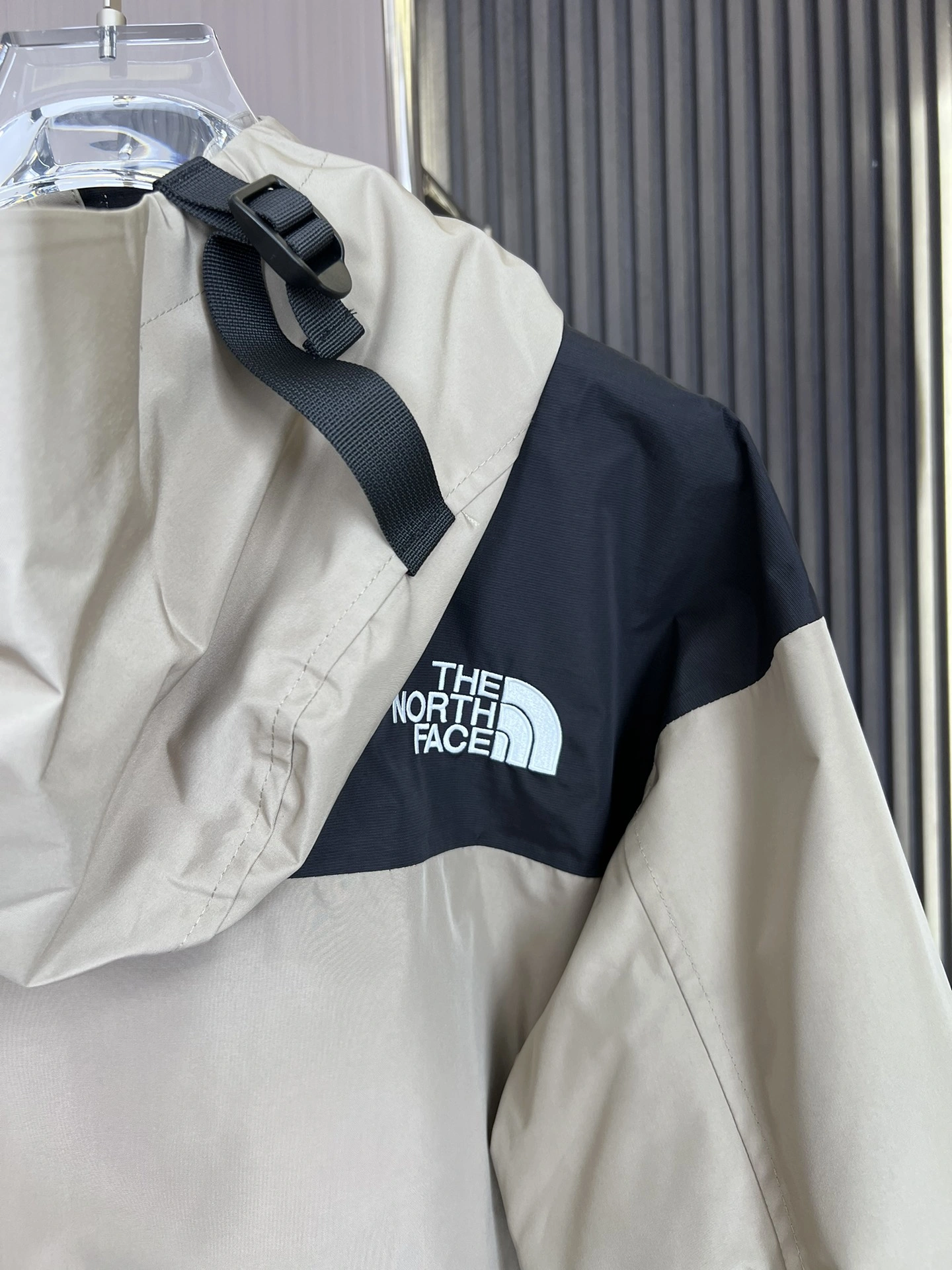 The North Face Outwear Stretchable 173118