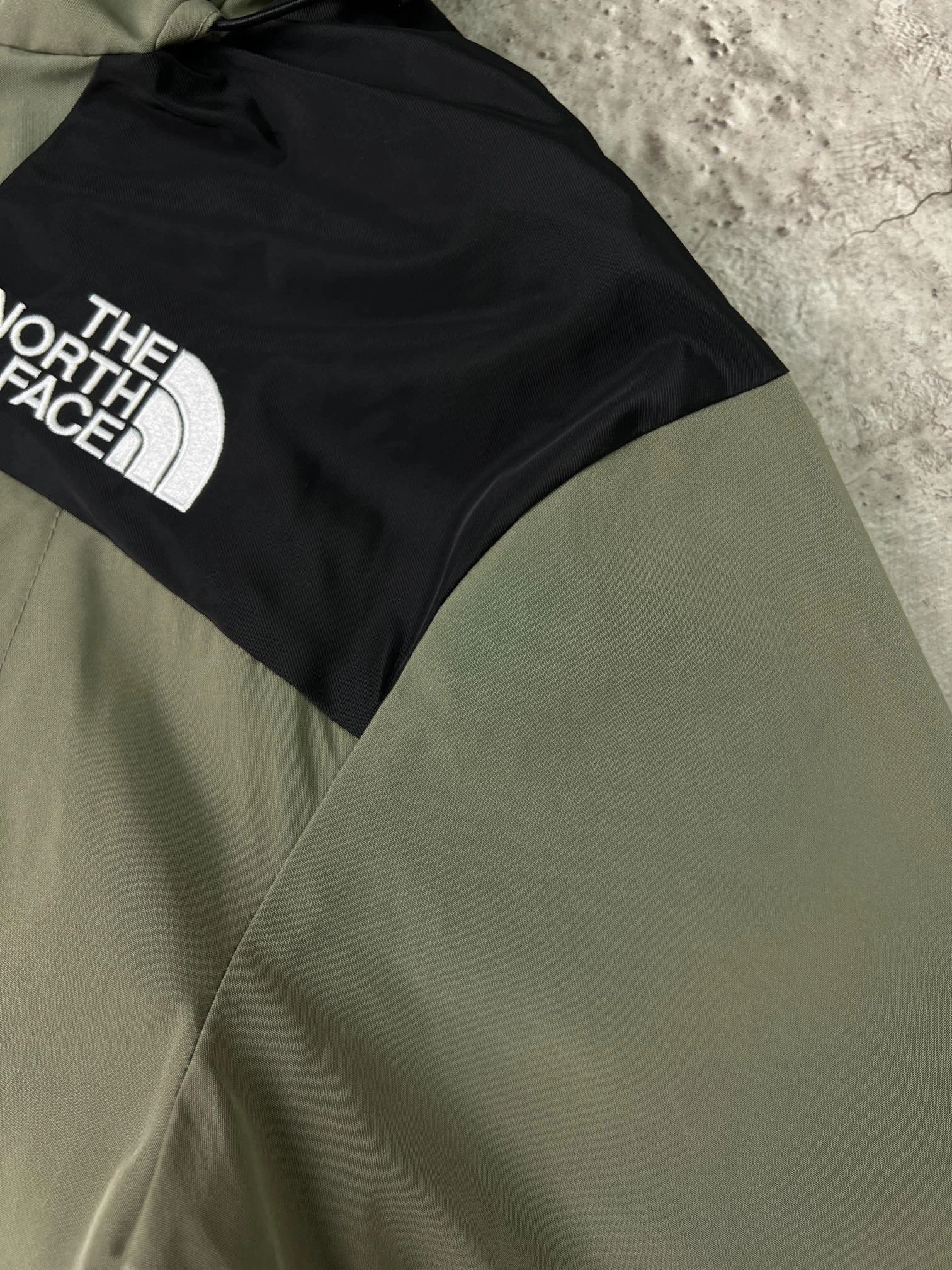 HighPerformance The North Face Outwear 173091