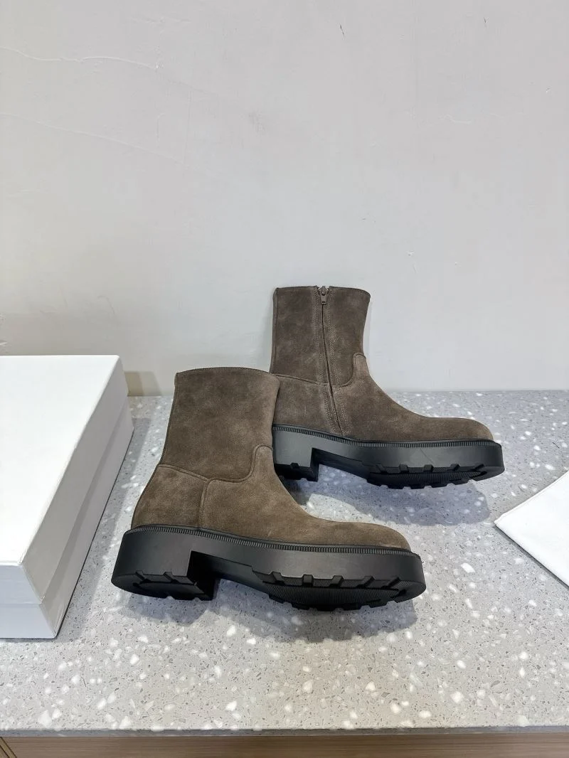 Vibrant The Row Boots 7227