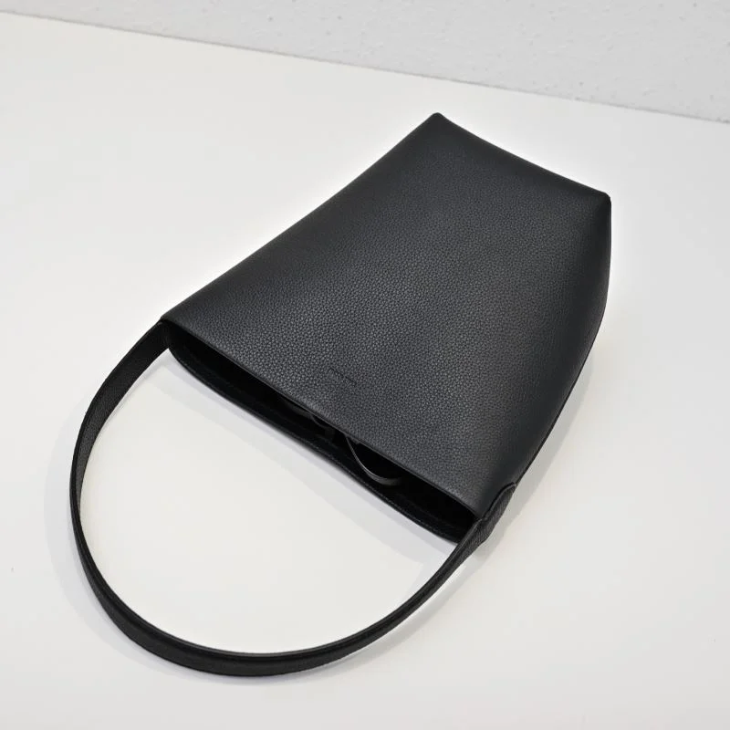 Seasonal The Row Bucket Bags 45427