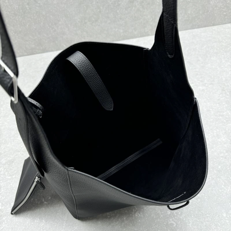 The Row Bucket Bags ZeroBulk 64232