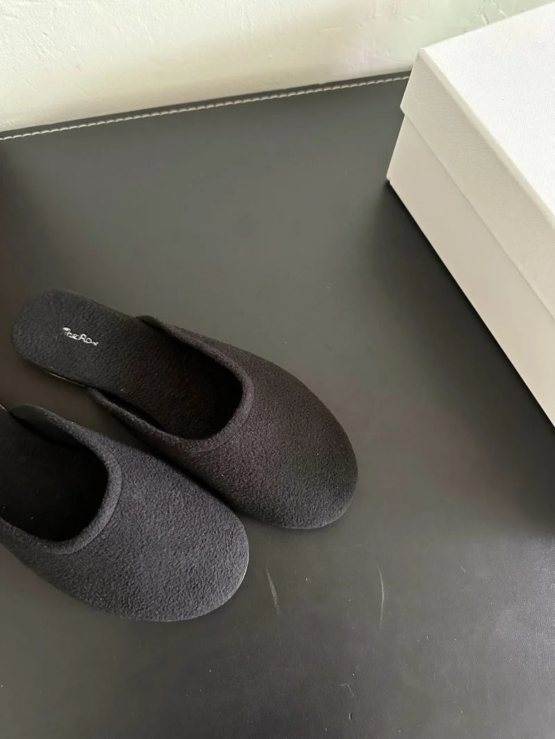 Lightweight The Row Sandals 7240