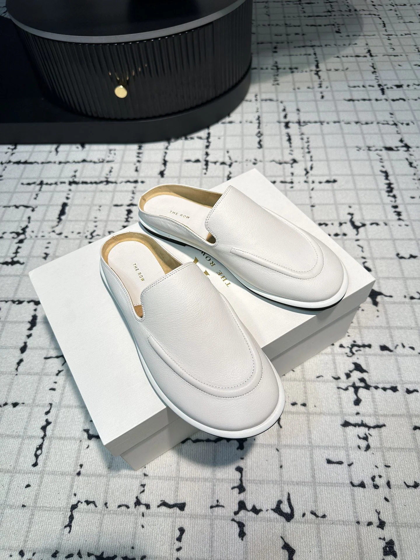 The Row Sandals Bright 7218