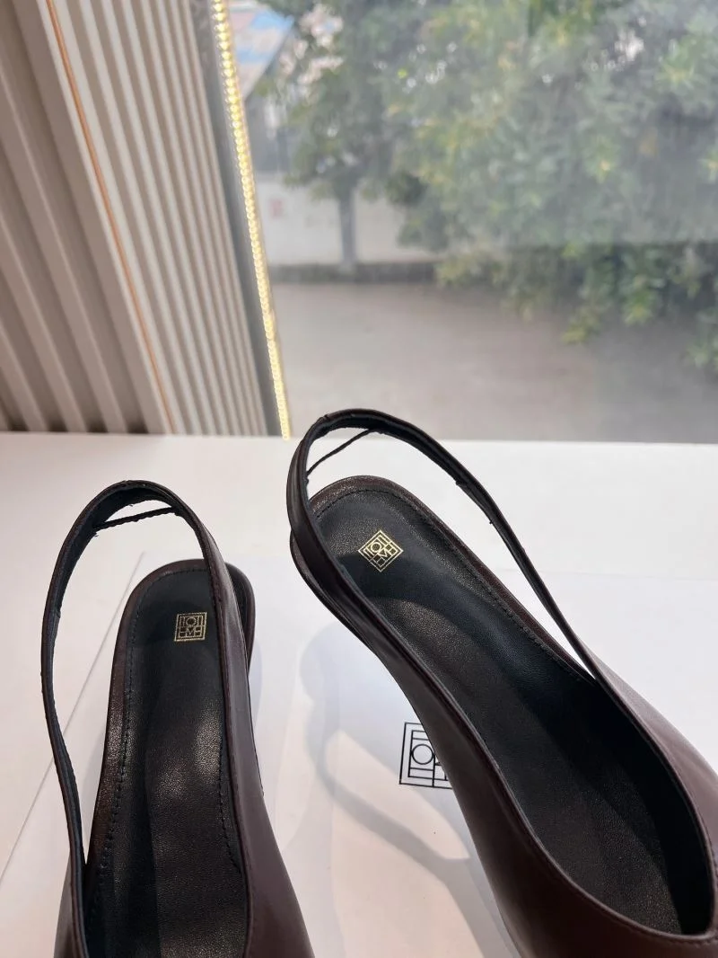 The Row Sandals Soft 8903