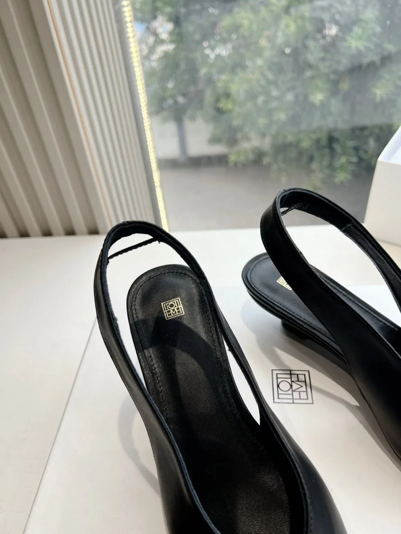 Sporty The Row Sandals 8890