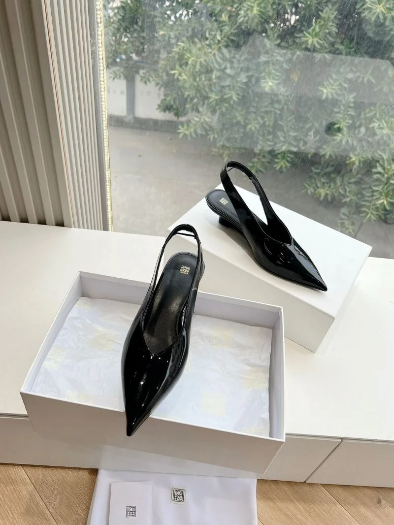 Sustainable The Row Sandals 8881