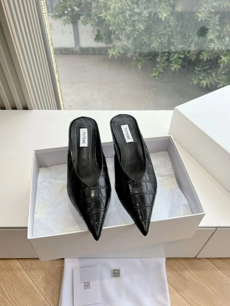 The Row Sandals Minimalist 8893